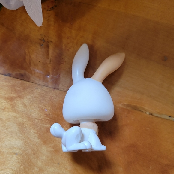 Littlest Pet Shop LPS #322 Bunny Rabbit White Tan Green Eyes 2006 - Picture 8 of 10